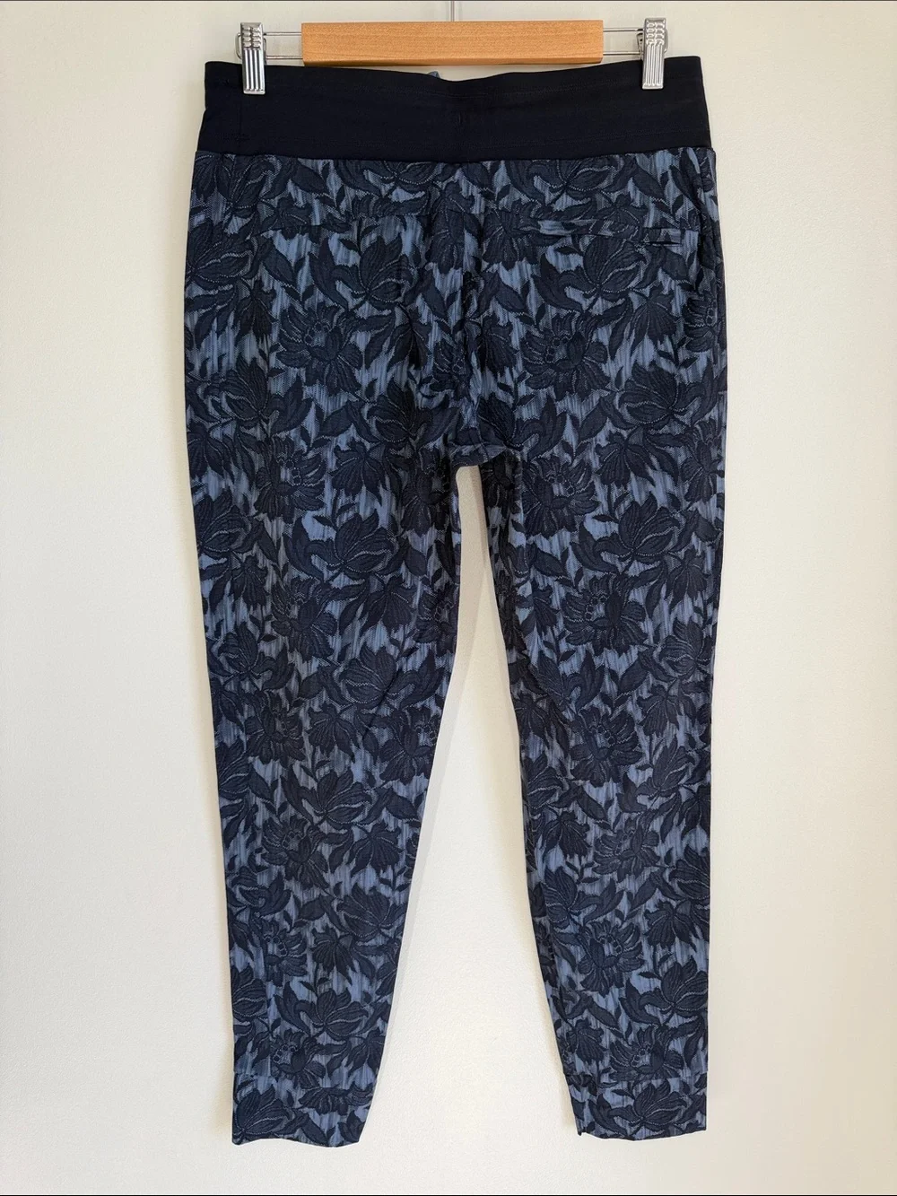 Athleta Matching Set Track Suit Sightseer Lace Jacket and Joggers - M/8